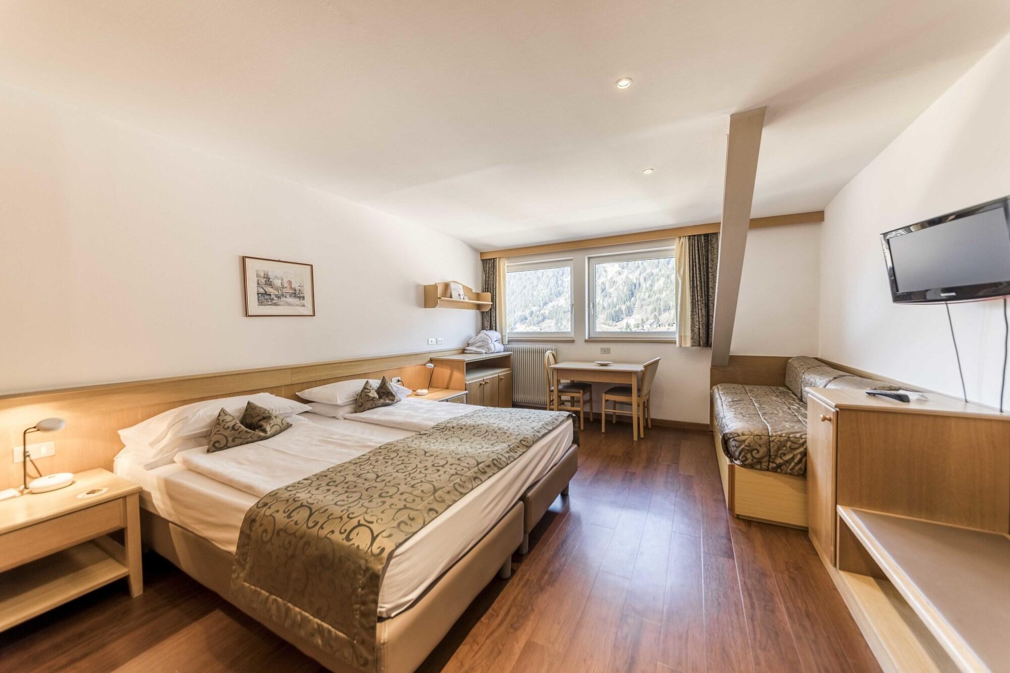 Active Hotel Ancora Predazzo Bagian luar foto