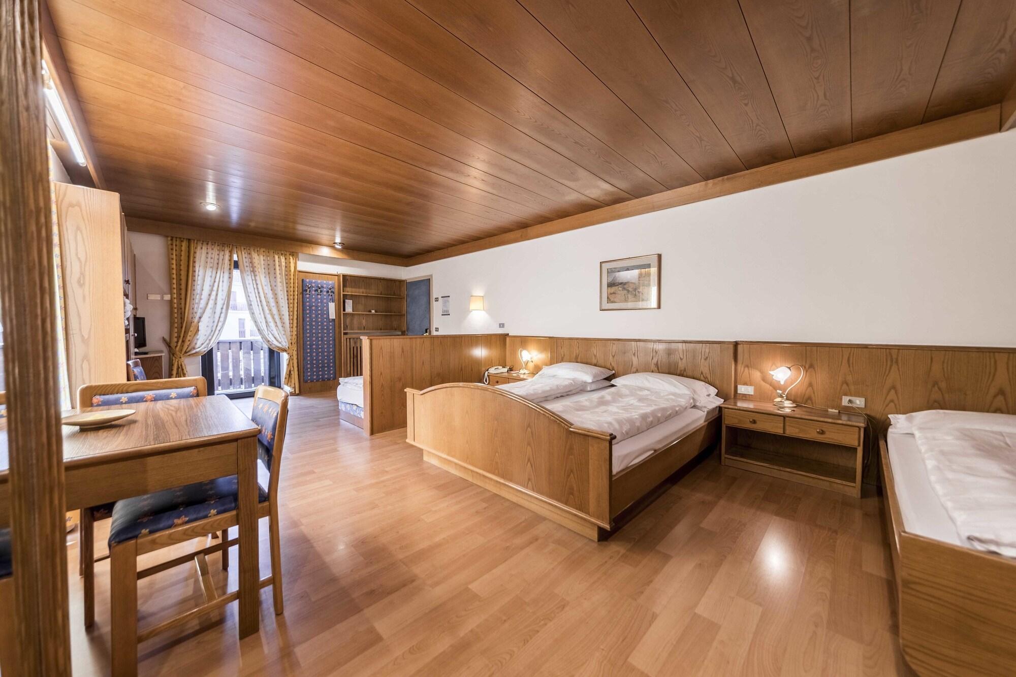 Active Hotel Ancora Predazzo Bagian luar foto
