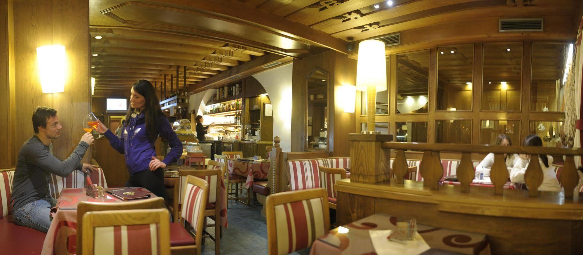 Active Hotel Ancora Predazzo Bagian luar foto